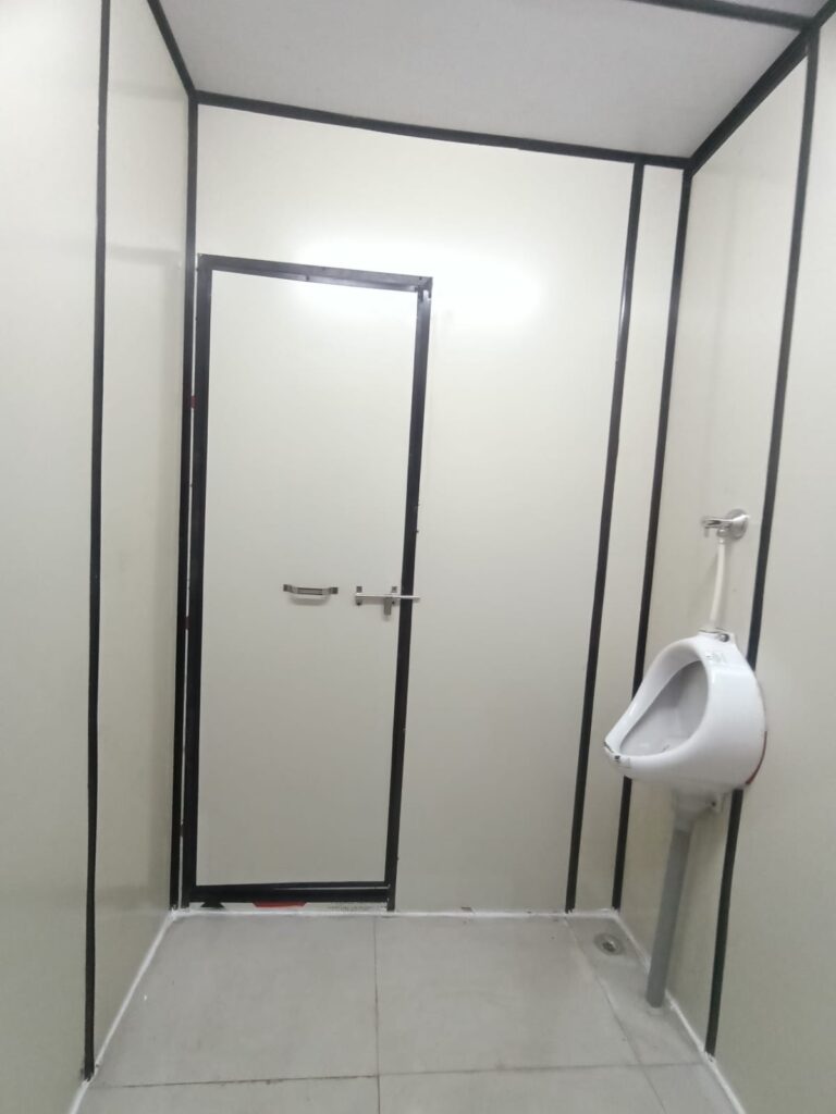 toilet cabin 6